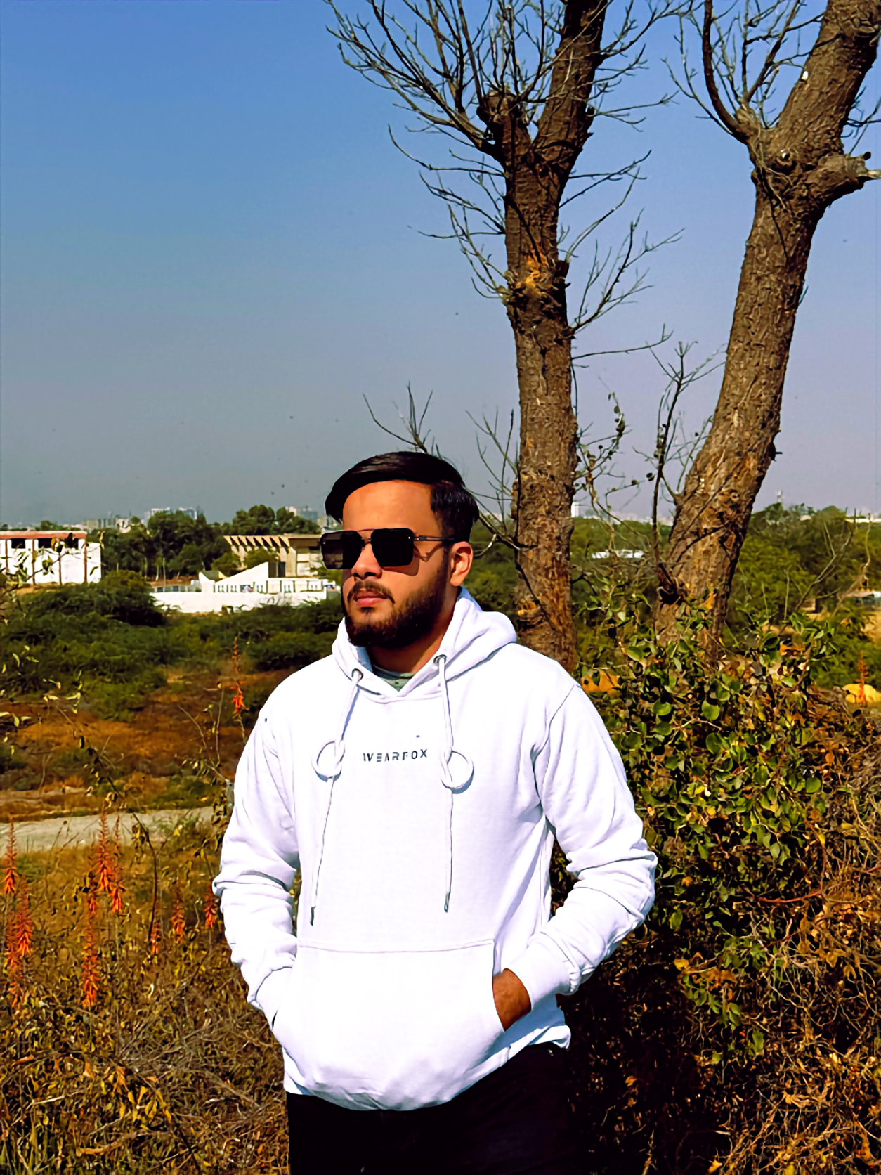 GRAPHIC HOODY - Image 2