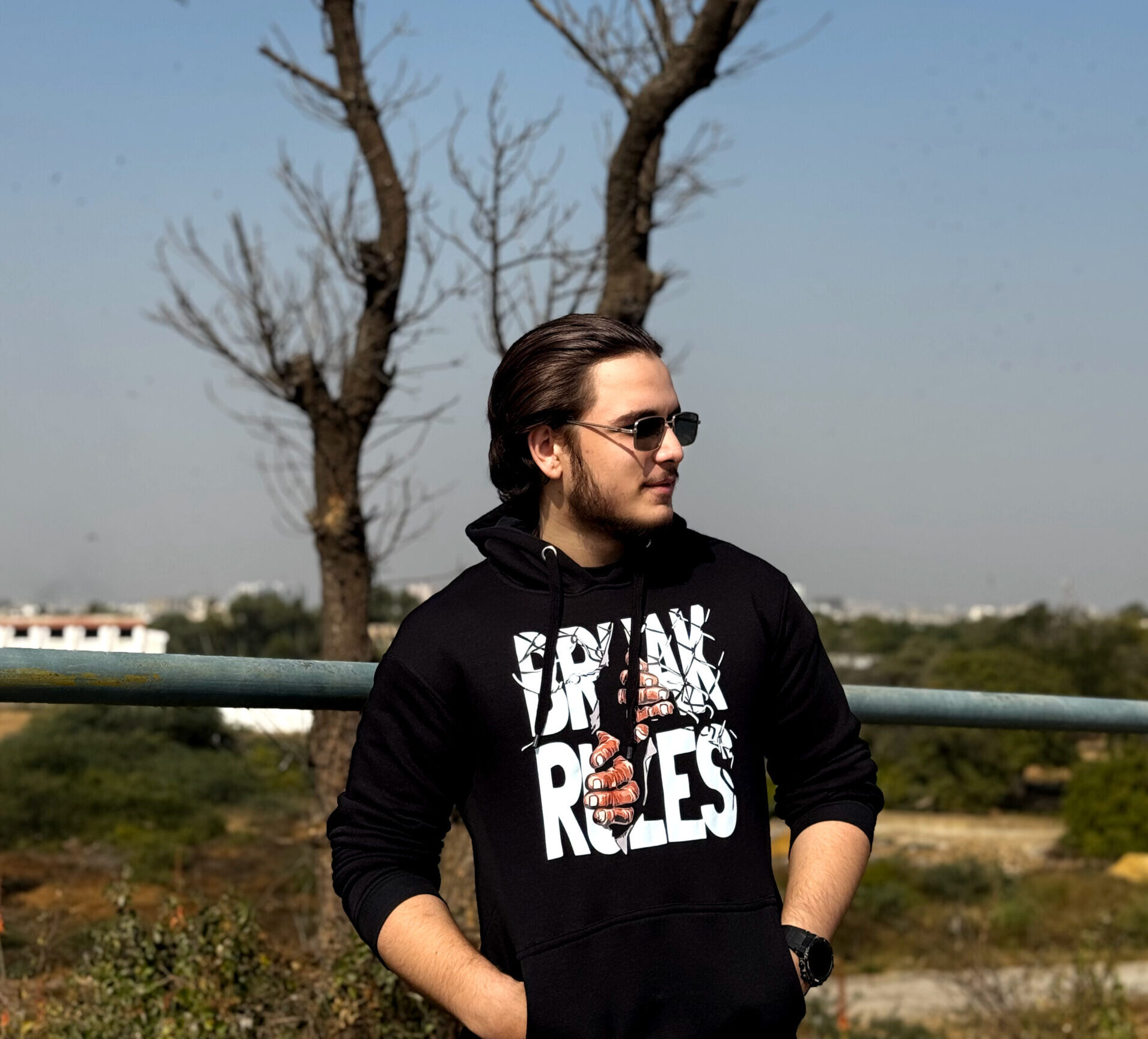 GRAPHIC HOODY - Image 3